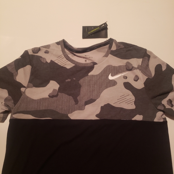 Nike Dry Legend Camo Black Top Half Print Tee - Picture 13 of 16